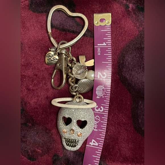 Betsey Johnson Rare Glitter Crystal Skull Angel Halo Keyring / Keychain - Picture 3 of 7